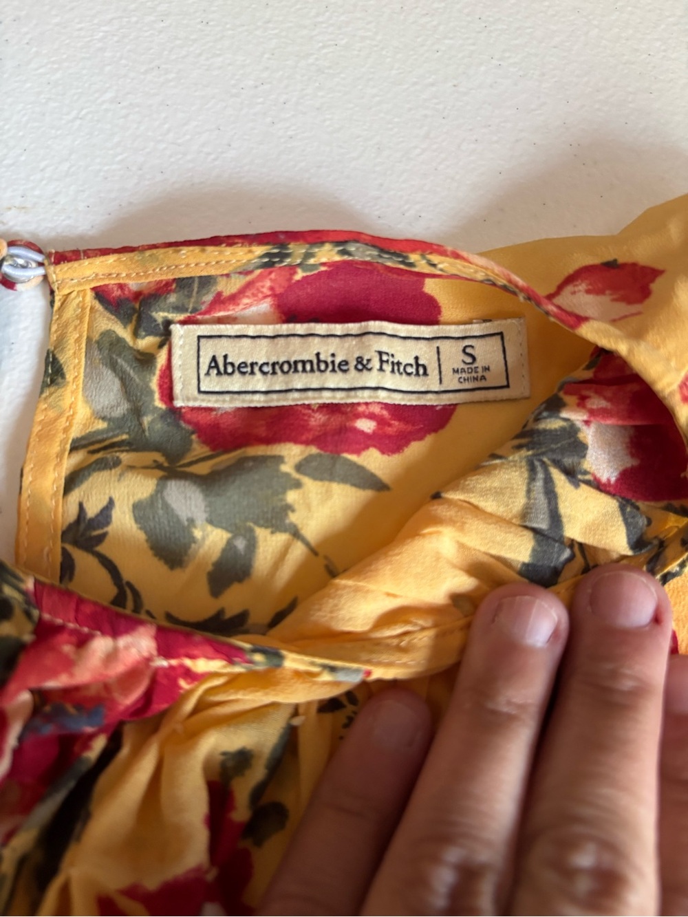 Abercrombie & Fitch Yellow Floral Tie-Front Blouse with Red Roses - Picture 2 of 4